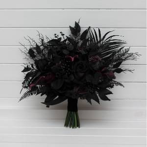 Gothic wedding bouquet. Bridal bouquet in black and purple colors. Faux dark flowers. Bouquet for Halloween wedding. 5070