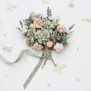  Set of 8 hair pins in sage green and blush pink color scheme. Flower hair pins. Hair accessories. Flower accessories for wedding.  Bridesmaid gift.  5423