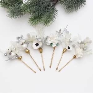 Set of 6 Christmas bobby pins. Wedding hair pins in white and silver colors. Winter pins with berries.Festive bridal hair accessories. 5425