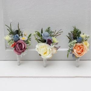  Pastel wildflower wedding boutonnieres. Flower accessories in dusty blue, peach, lilac and cream colors.  5428