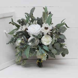 Wedding bouquets in whte colors. Bridal bouquet. Cascading bouquet. Faux bouquet. Bridesmaid bouquet. White anemone bouquet. Classic wedding. 5013-2