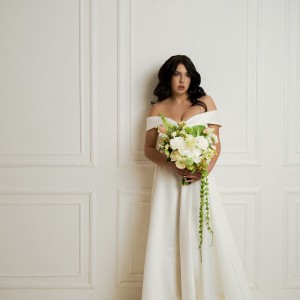 Green white summer bridal bouquet. Faux flowers. Wedding florals. Bridesmaid bouquet. 5379