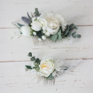 Flower comb in white  color scheme. Wedding accessories for hair. Bridal flower comb. Bridesmaid floral comb. 5021