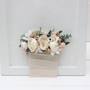 Pocket boutonniere in white cream blush pink color scheme. Flower accessories. 5199