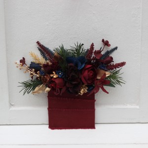 Pocket boutonniere in burgundy navy blue gold color scheme. Square flowers. 0031