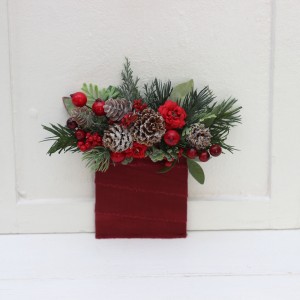 Red burgundy pocket boutonniere. Pine boutonniere. Winter wedding. Christmas wedding. Cone boutonniere. Flower accessories. Pocket flowers. Square flowers. 5244