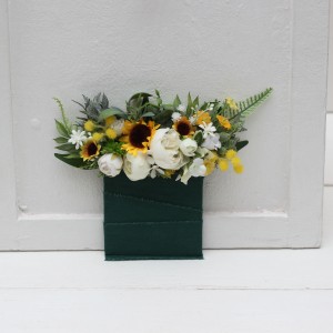 Sunflower boutonniere. Pocket boutonniere in yellow and white color scheme. Flower accessories. Pocket flowers. Square flowers. 5237